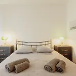 Appartement Spacieux A 15 Minutes Du Jet D\'Eau