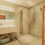 Spacieux A 15 Minutes Du Jet D'eau Apartamento *