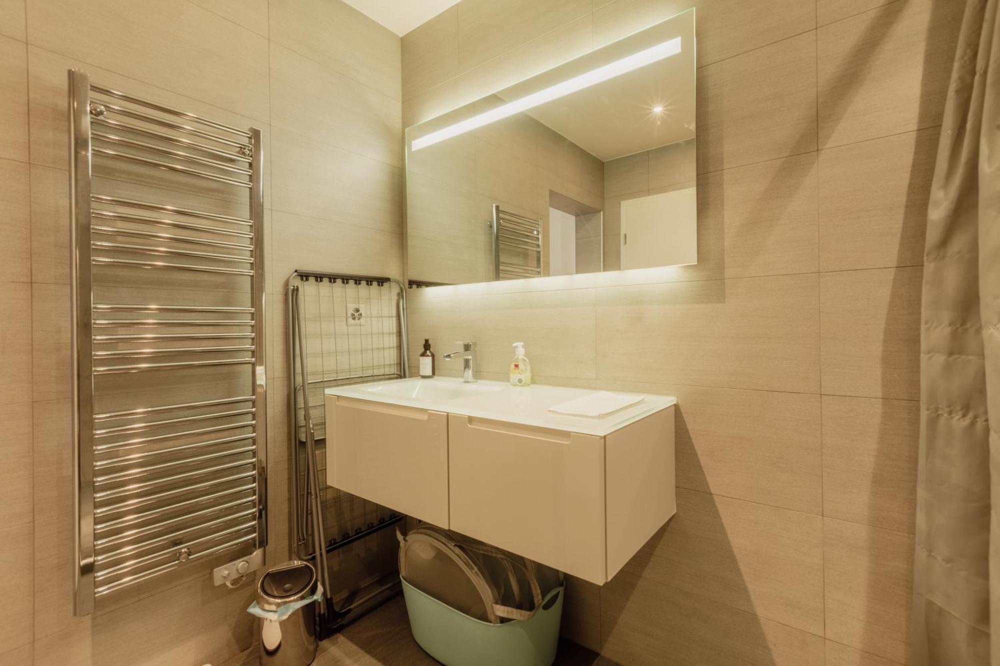 Appartement Spacieux à 15 Minutes Du Jet D'eau