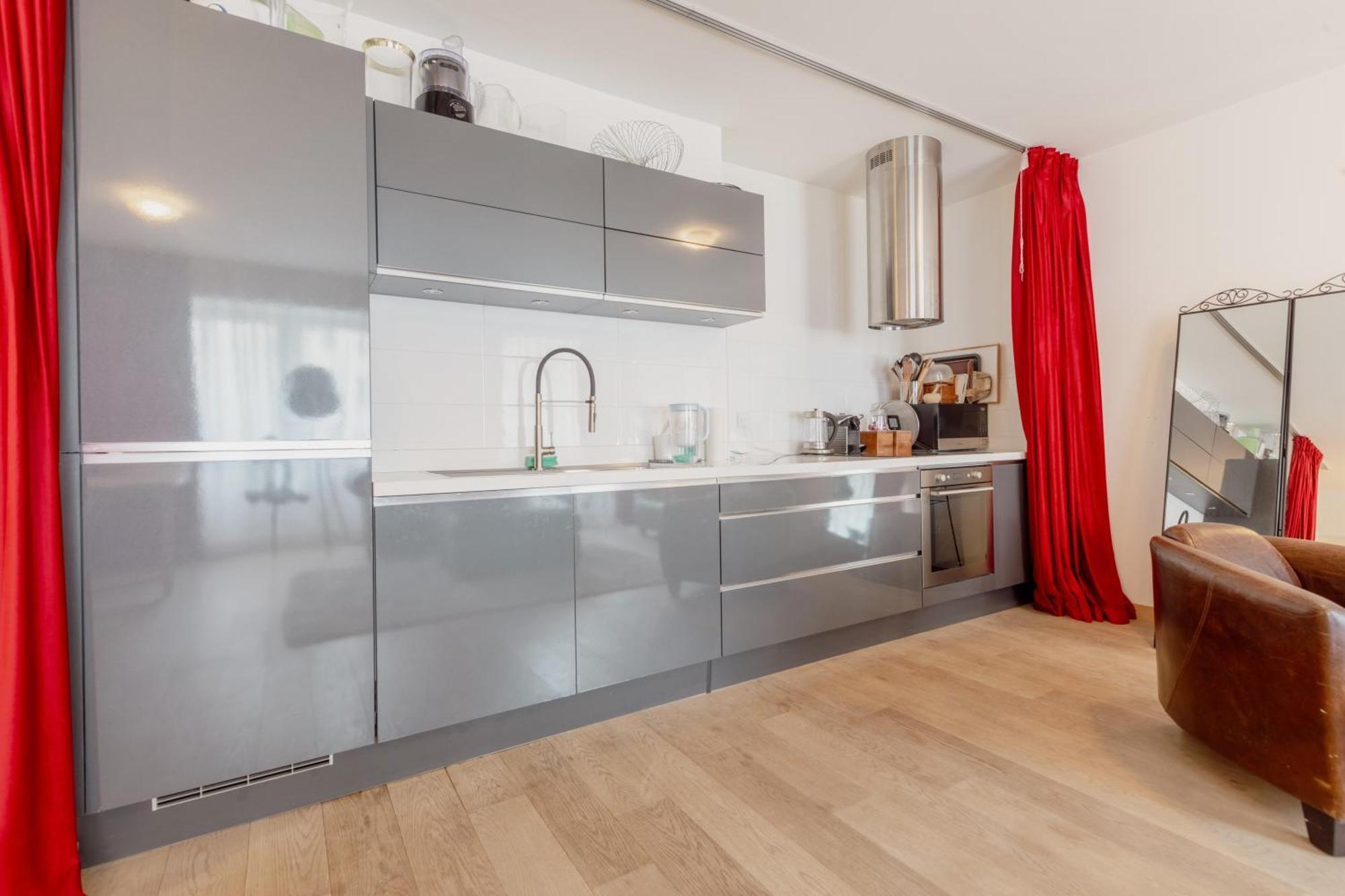 Spacieux à 15 Minutes Du Jet D'eau